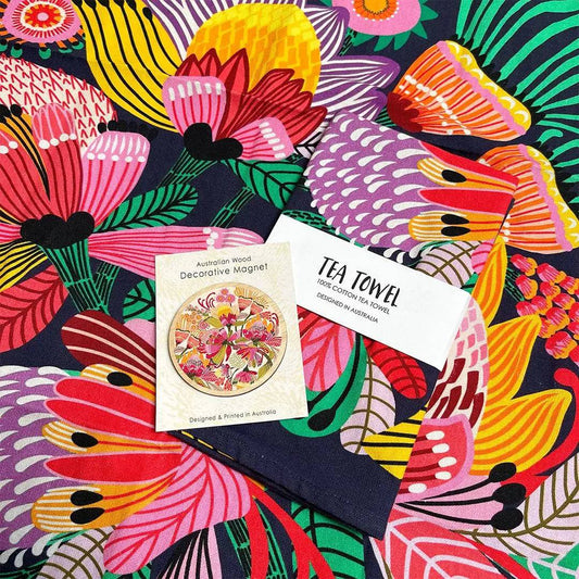 Wild Proteas Gift Set: Tea Towel & Wooden Magnet Kirsten Katz